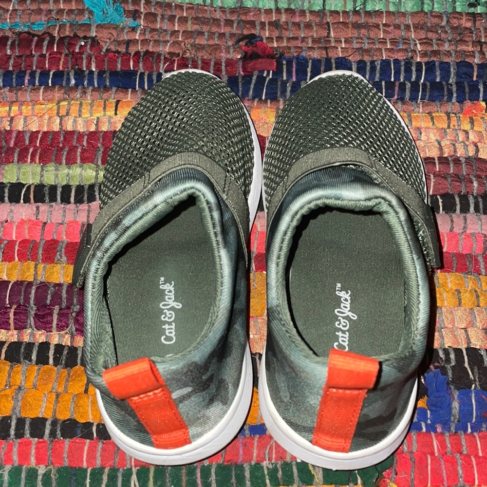 Cat&Jack camo style mesh shoes